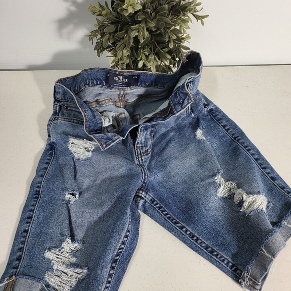 Hollister Distressed Denim Shorts Ripped Cuffed Hem Blue Size 28‎ - Picture 8 of 9
